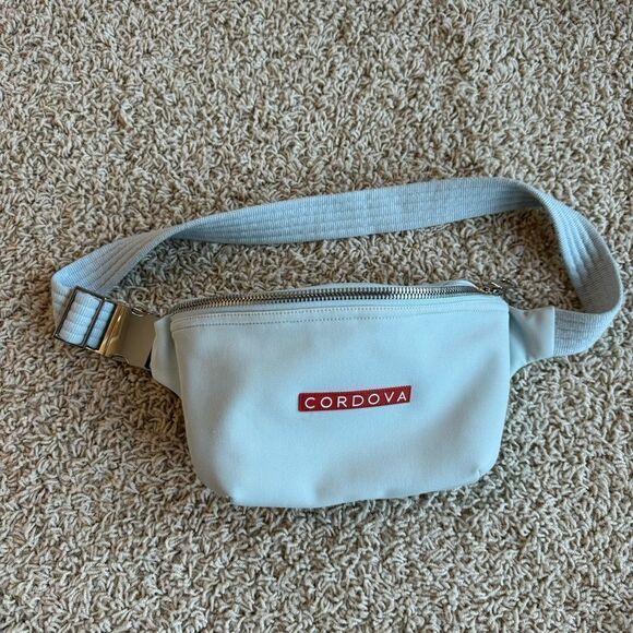 Cordova Bum Belt Bag Waist Bag Fanny Pack Ice Blue Light Blue like new - Picture 2 of 2